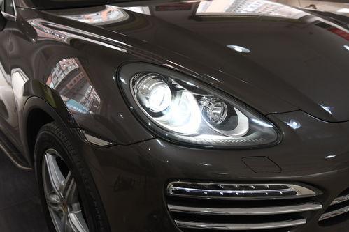 卡宴更换国产大灯视频,卡宴升级国产大灯，焕新视觉体验