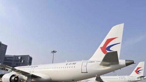 机翼安装国产飞机视频